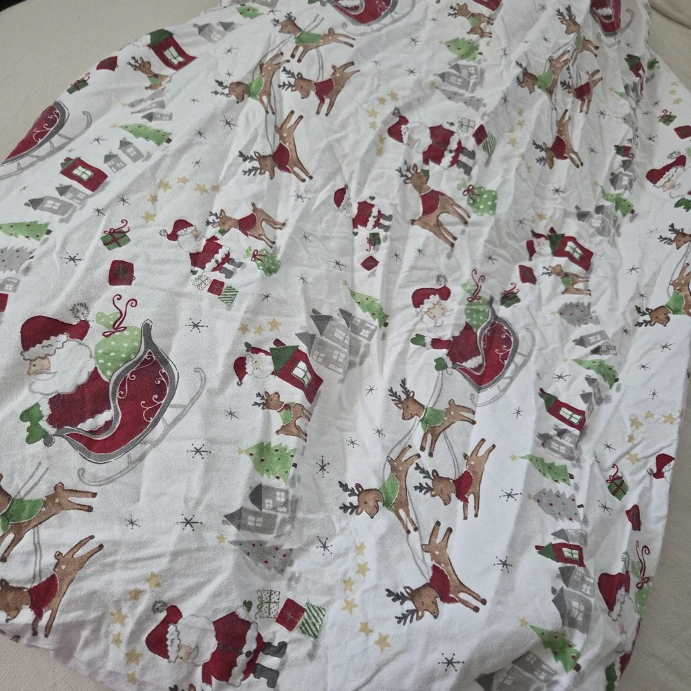 Pottery Barn Kids Holiday Santa Reindeer Fitted Crib Sheet 100% Cotton Flannel